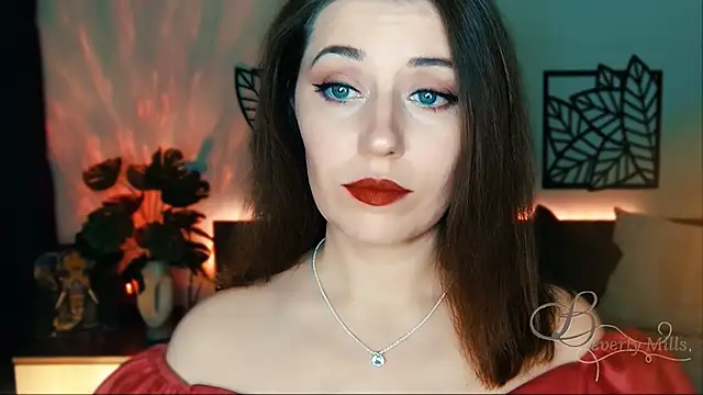 Snapshot of MissBeverlyMills chatting on February 2025 06:20:02 PM MissBeverlyMills online show from February 2025 06:20:02 PM