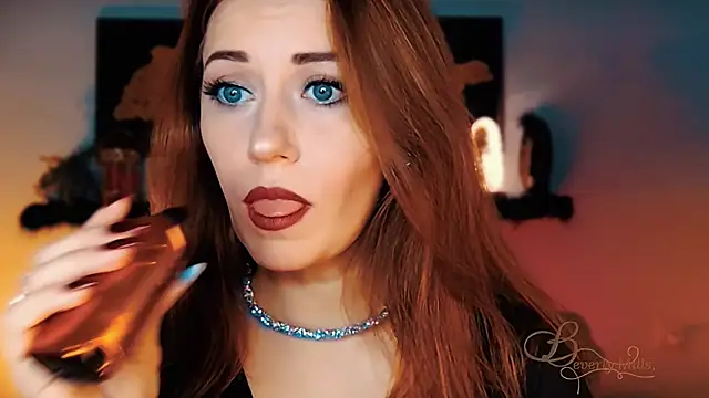 MissBeverlyMills online show from November 2025 04:12:02 AM