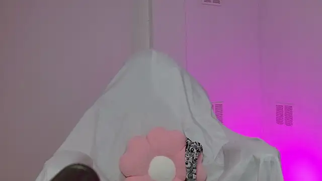 hantonella  online show from October 2025 01:08:01 PM