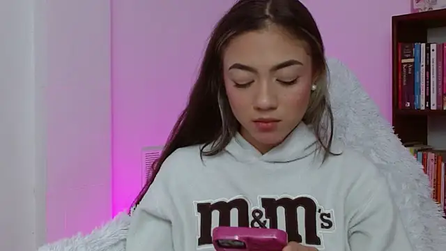 hantonella  online show from December 2025 02:52:01 PM