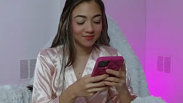 hantonella  online show from December 2025 04:50:01 PM