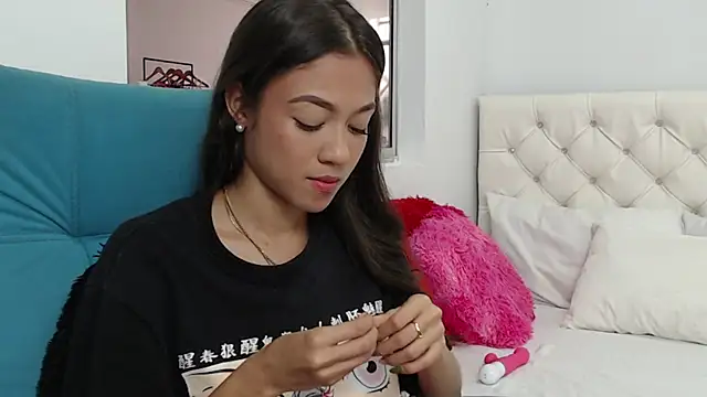 Snapshot of hantonella_ chatting on February 2025 02:49:01 PM hantonella  online show from February 2025 02:49:01 PM