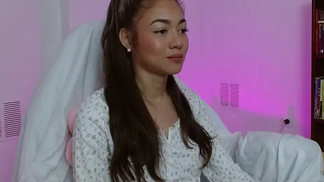 hantonella  online show from November 2025 01:12:01 PM