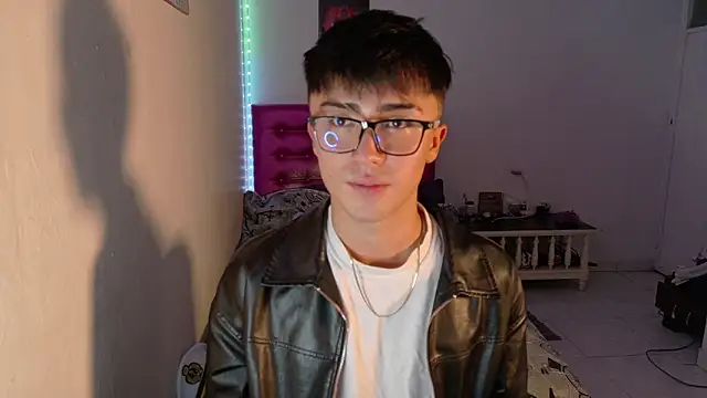 santi-fabulous online show from December 2025 10:56:01 PM