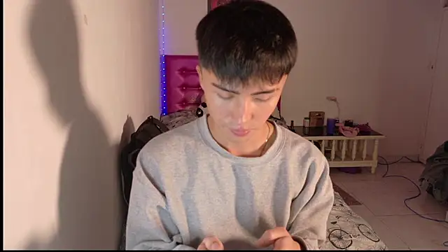 santi-fabulous online show from December 2025 12:00:02 AM