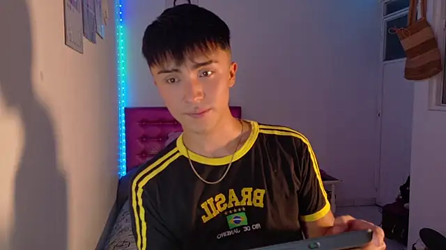 santi-fabulous online show from December 2025 03:11:05 AM