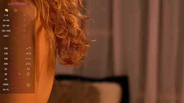 Snapshot of CynthiaWest chatting on December 2025 04:11:01 AM CynthiaWest online show from December 2025 04:11:01 AM