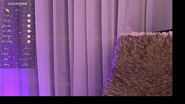 Snapshot of CynthiaWest chatting on October 2025 03:10:02 AM CynthiaWest online show from October 2025 03:10:02 AM