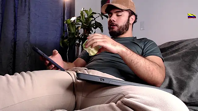 caprywilliams online show from November 2025 12:31:01 PM