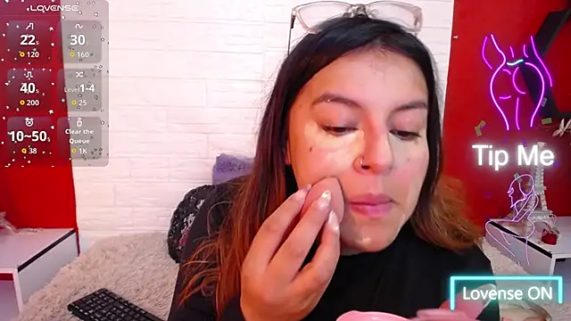 Snapshot of _poison_sweet chatting on December 2025 05:51:01 PM poison sweet online show from December 2025 05:51:01 PM