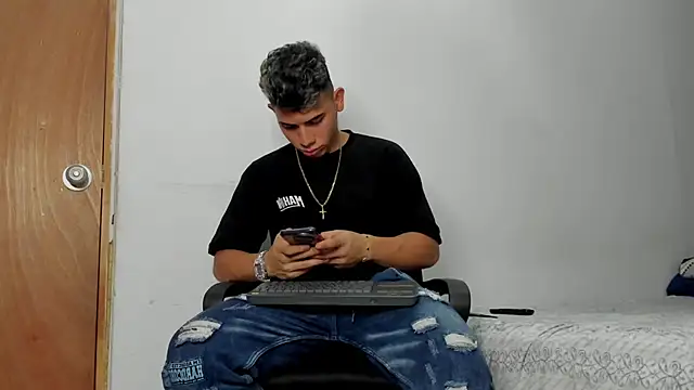 andrew rose  online show from February 2026 04:23:01 AM