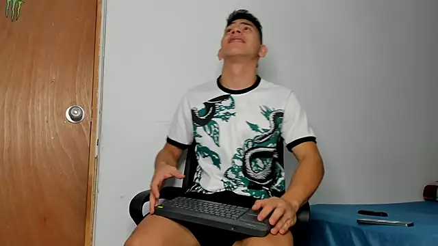 andrew rose  online show from December 2025 06:50:02 PM