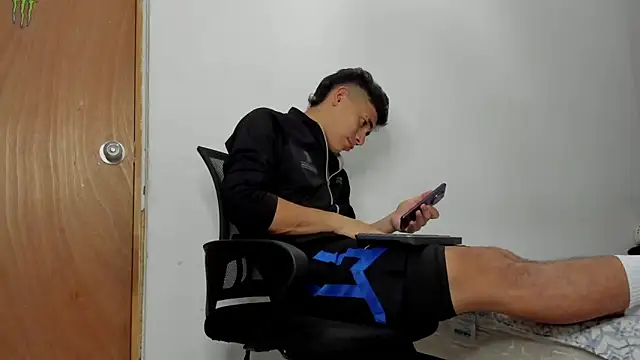 andrew rose  online show from March 2026 05:24:02 AM