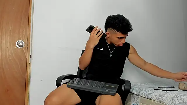 andrew rose  online show from November 2025 03:21:02 AM