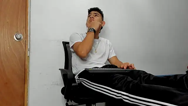 andrew rose  online show from April 2026 10:55:01 PM