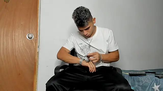 andrew rose  online show from December 2025 04:21:02 PM