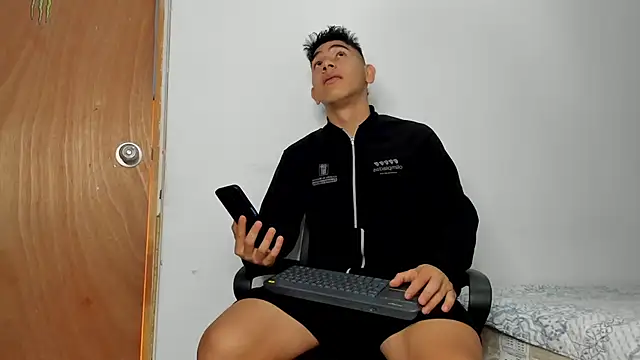 andrew rose  online show from November 2025 03:16:02 PM