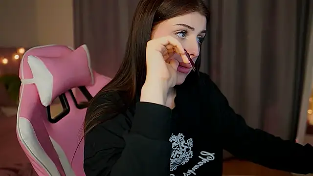 Snapshot of Lala_Land_ chatting on February 2025 07:55:01 PM Lala Land online show from February 2025 07:55:01 PM