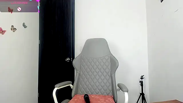 Snapshot of Nala_j8 chatting on November 2025 11:10:02 AM Nala j8 online show from November 2025 11:10:02 AM