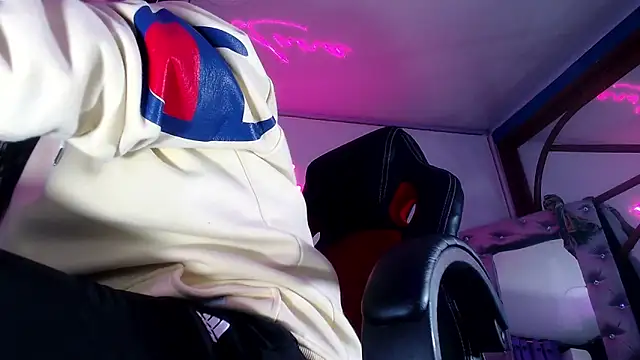 Lina23  online show from January 2026 11:38:01 AM