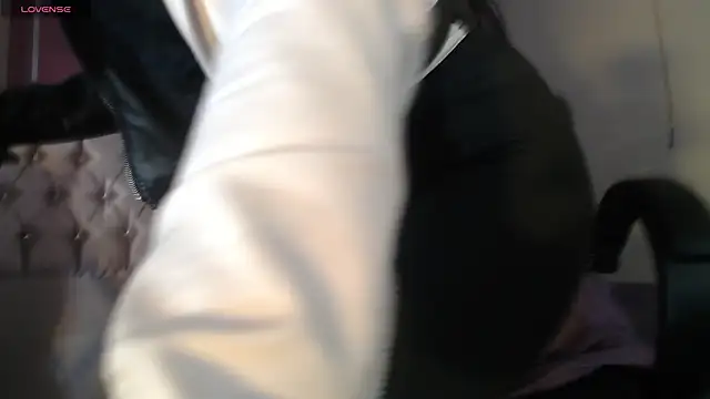 Lina23  online show from March 2026 02:57:01 PM