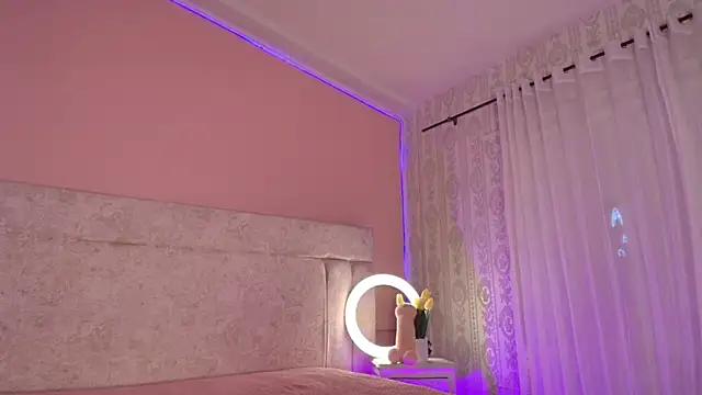 VeronicaMartiin online show from October 2025 09:32:02 PM