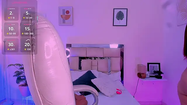 LindaRey  online show from November 2025 10:30:01 AM