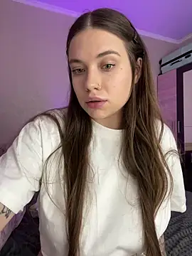 Snapshot of Vikki_toriya chatting on October 2025 02:06:02 PM Vikki toriya online show from October 2025 02:06:02 PM