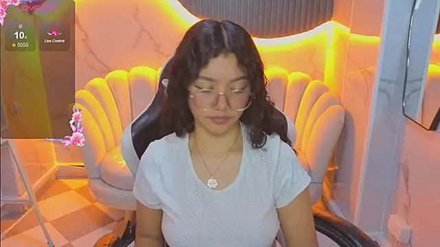 victoria castillo b online show from November 2025 08:24:02 PM