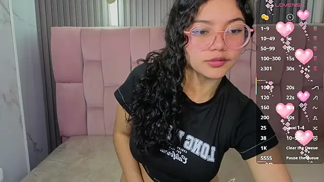 victoria castillo b online show from December 2025 03:11:01 AM