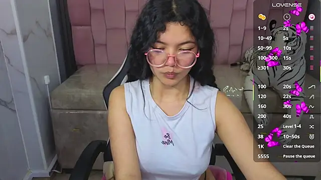 victoria castillo b online show from January 2026 03:19:02 PM