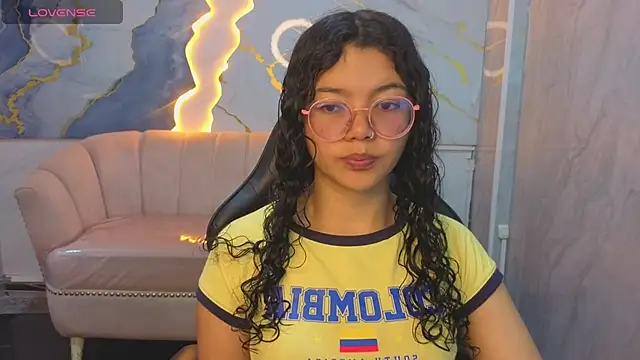 victoria castillo b online show from March 2026 12:36:01 PM