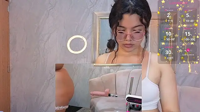 victoria castillo b online show from April 2026 09:05:01 PM