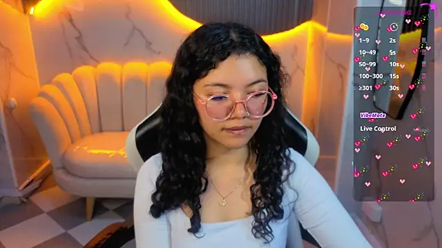 victoria castillo b online show from February 2026 07:47:01 PM