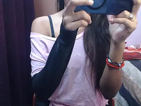 Angel kiyara online show from December 2025 06:31:02 PM