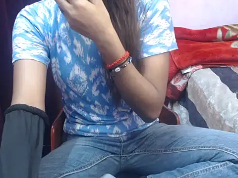 Angel kiyara online show from December 2025 06:31:01 PM