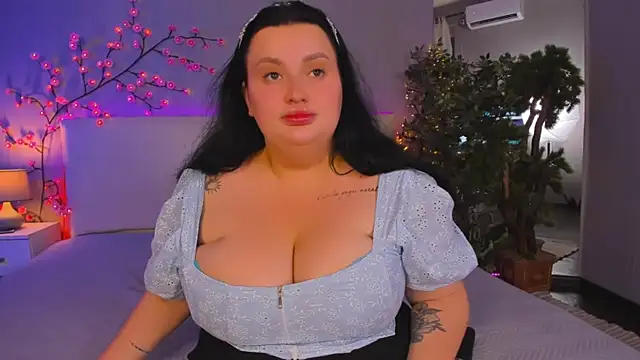 Snapshot of MonaSteele chatting on May 2026 12:13:02 PM MonaSteele online show from May 2026 12:13:02 PM