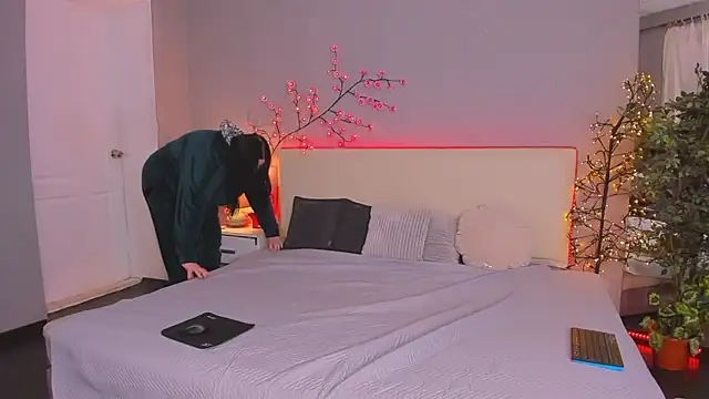 MonaSteele online show from February 2026 06:57:02 PM