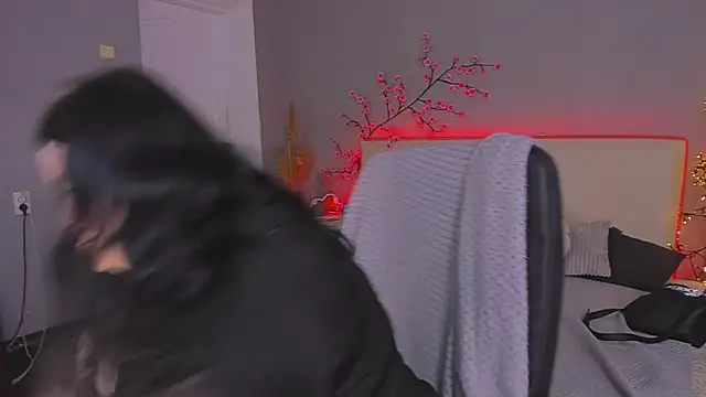 Snapshot of MonaSteele chatting on October 2025 04:47:01 PM MonaSteele online show from October 2025 04:47:01 PM