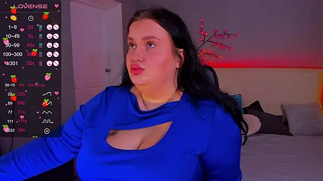 Snapshot of MonaSteele chatting on November 2025 12:31:01 PM MonaSteele online show from November 2025 12:31:01 PM