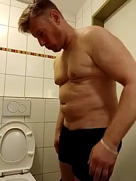 MArciQuarky online show from October 2025 02:29:02 PM