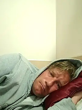 MArciQuarky online show from September 2025 06:52:01 PM