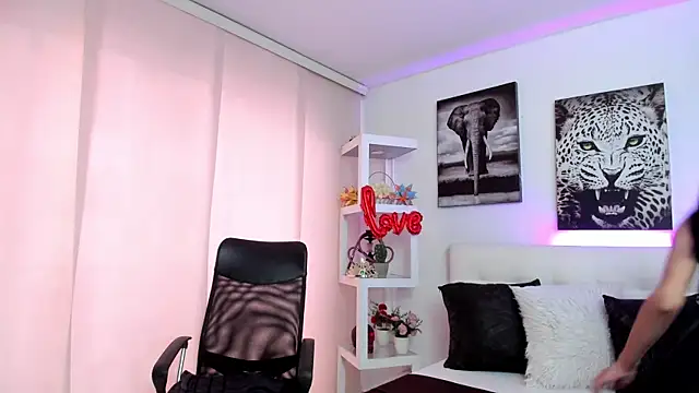 Snapshot of bonnie-love chatting on February 2025 07:23:01 PM bonnie-love online show from February 2025 07:23:01 PM