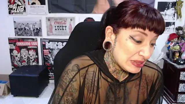 Rollyderolandia666 online show from April 2026 11:07:02 PM