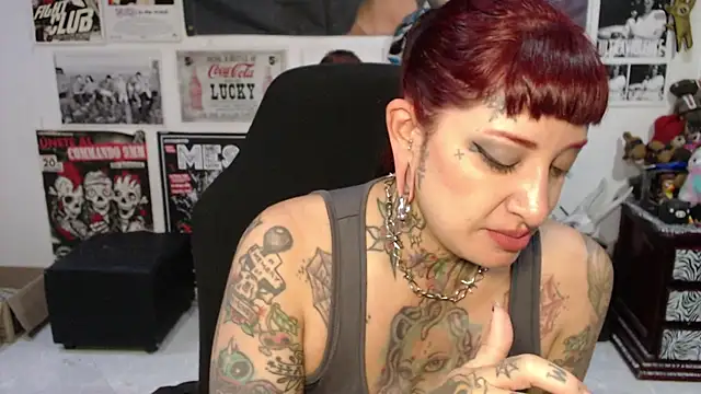 Snapshot of Rollyderolandia666 chatting on June 2026 10:25:02 PM Rollyderolandia666 online show from June 2026 10:25:02 PM
