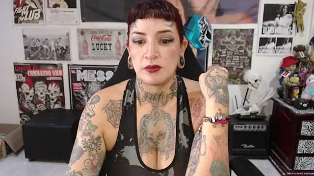 Rollyderolandia666 online show from April 2026 06:36:01 PM