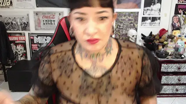 Rollyderolandia666 online show from November 2025 06:44:01 PM