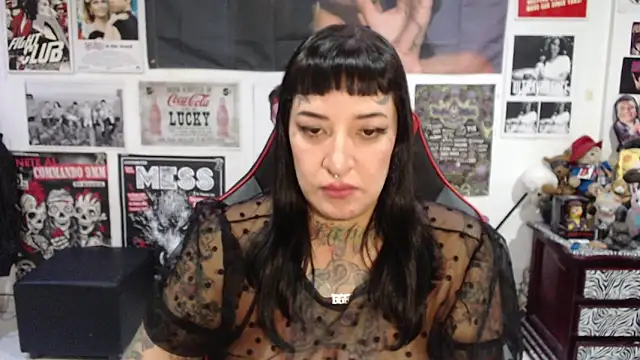 Rollyderolandia666 online show from December 2025 10:31:01 PM