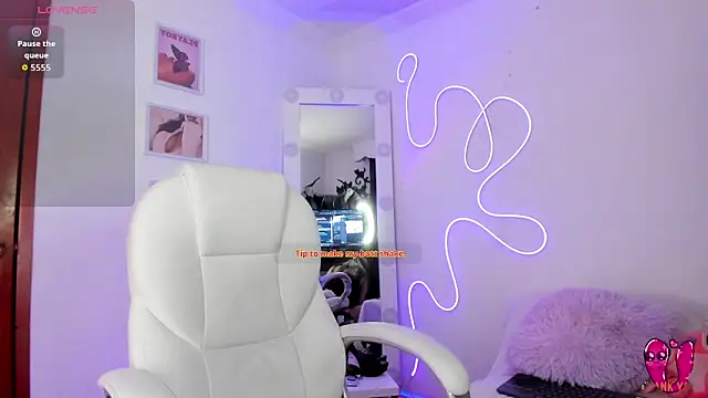 Snapshot of JulietaBomGV chatting on October 2025 06:23:02 AM JulietaBomGV online show from October 2025 06:23:02 AM