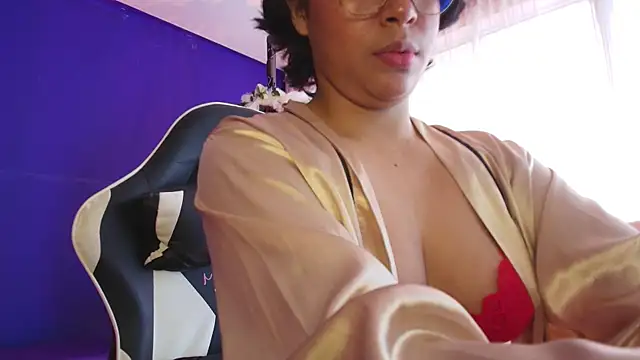 Emmapark  online show from February 2026 06:41:02 PM